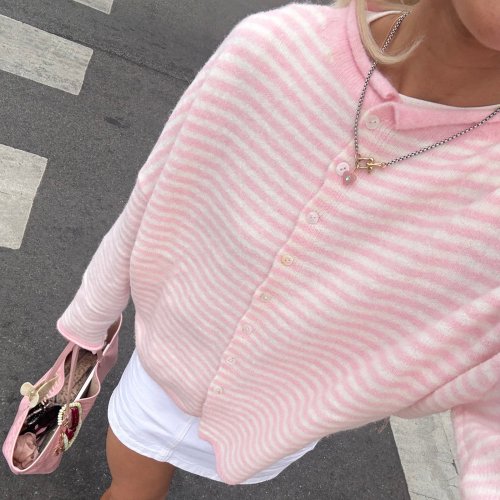 Imagen de Suéter de punto holgado para mujer, estilo Y2K, manga larga, a rayas, diseño informal y moderno, ideal para looks casuales y tendencia actual