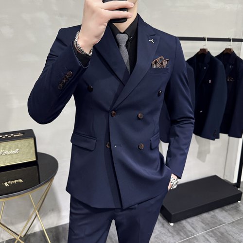 Immagine di Completo Uomo Slim Fit Doppio Petto in Stile Italiano - Giacca e Pantaloni di Lusso per Occasioni Speciali e Matrimoni