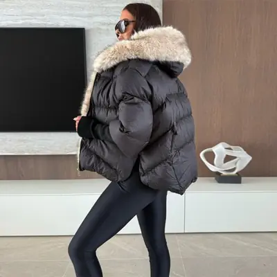 Image de Manteau Court à Capuche Fourrure - Mode Féminine Élégante