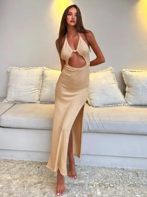 Image de Robe longue sexy à col halter et fente dos nu pour soirée ou plage