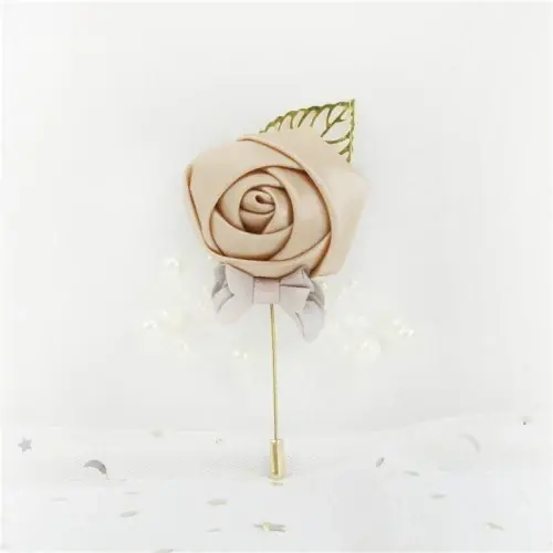 Image de Boutonnière de Marié Luxe Fait Main - Élégance & Raffinement