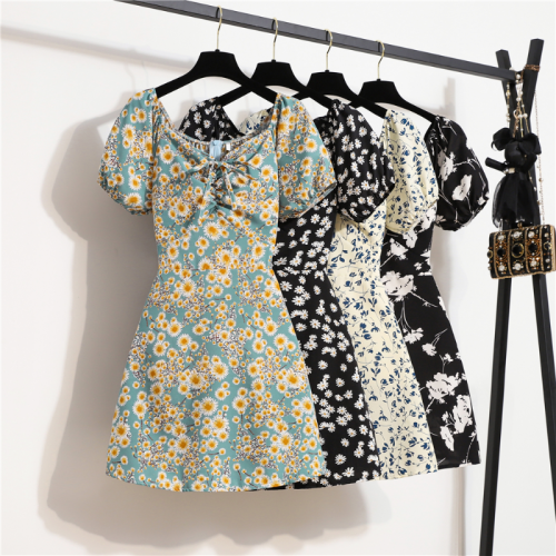 Imagen de Vestido de Verano para Mujer con Estampado Floral, de Gasa Fruncida y Plisado, Manga Corta Acampanada, Diseño Informal y Elegante