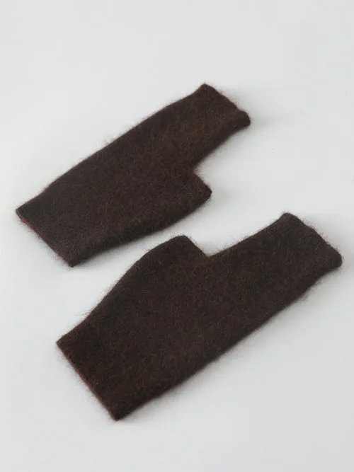 01 Brązowy