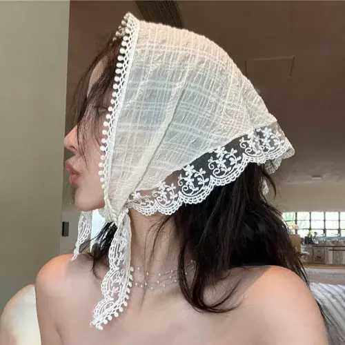 Image de Bandana femme mode printemps-été - Écharpe triangle tendance