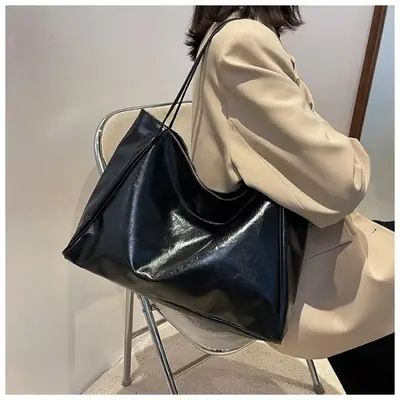 Image de Sac Fourre-Tout Femme en Cuir PU - Grand Format & Style Rétro