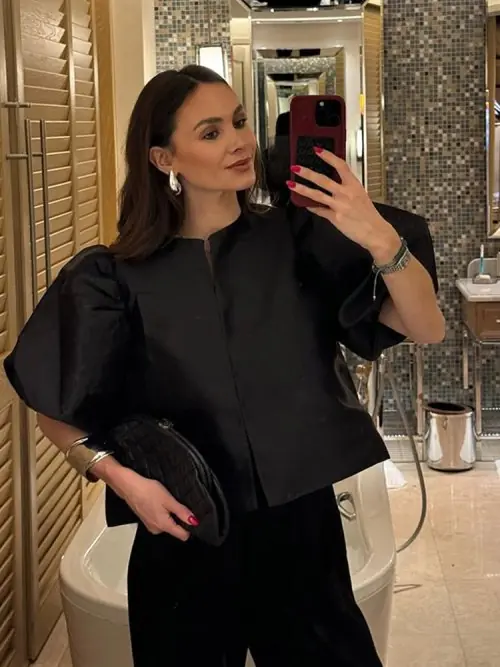 Image de Chemise Satinée Femme Manches Bulles - Élégante & Décontractée