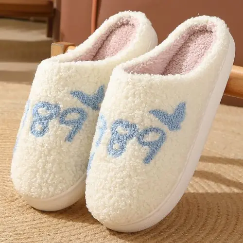 Image de Pantoufles Hiver Fleuries - Confort & Style pour Toute la Famille