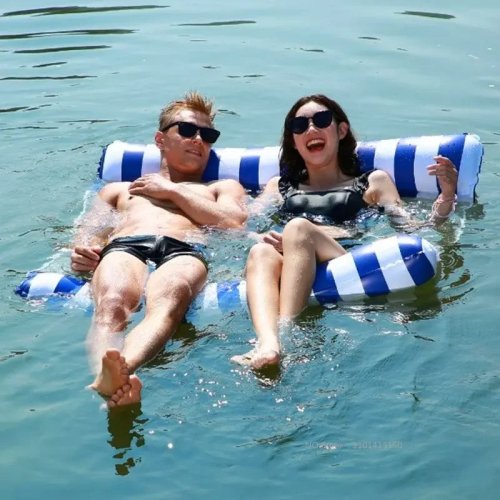 Immagine di Amaca Galleggiante per Nuoto a Doppia Persona – Comoda e Pieghevole, Gioco Acquatico Gonfiabile per Piscina e Spiaggia, Ideale per Coppie e Momenti Estivi di Relax